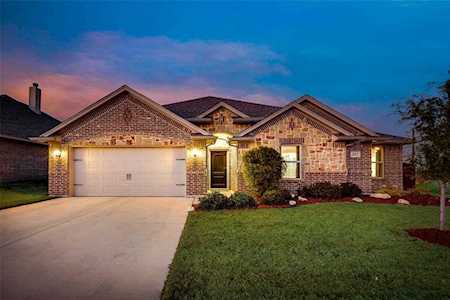 402 Lone Star Drive Justin, TX 76247