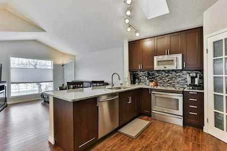 466 Country Hills Drive NW Calgary, AB T3K 5A8