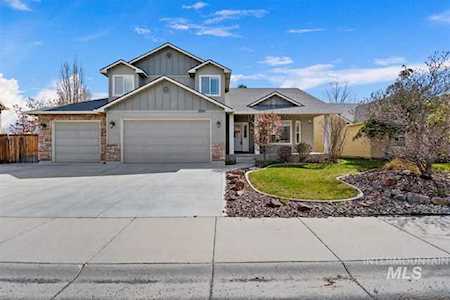 2974 N Blue Springs Ave Meridian, ID 83646
