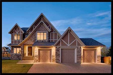 128 Fortress Bay SW Calgary, AB T3H 0T3