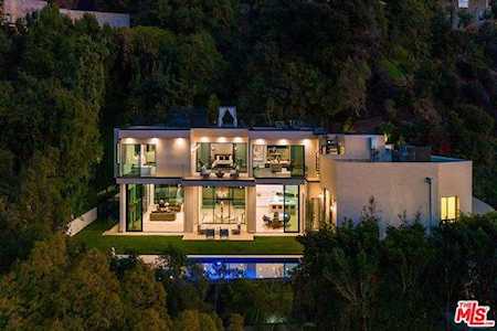 9455 Readcrest Drive Beverly Hills, CA 90210