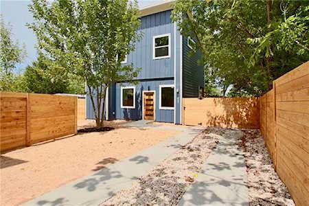 6204 Langham St #B Austin, TX 78741
