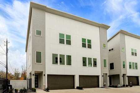 4818 Martin Oaks Ln Houston, TX 77018