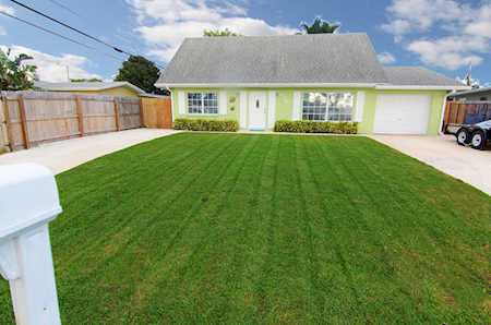 674 Crocus Court Palm Beach Gardens, FL 33410