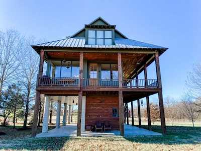 59 W Shannon Bath Springs, TN 38311