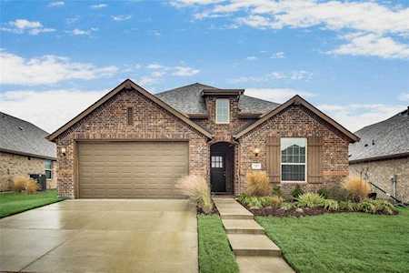1324 E Swan Trail Argyle, TX 76226