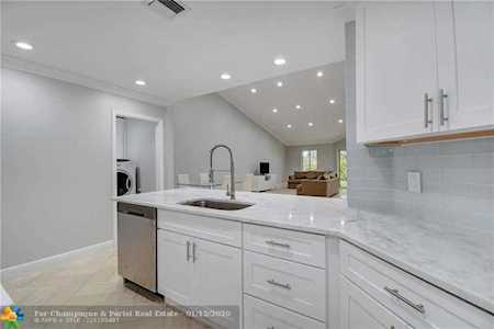 6973 Fountains Circle Lake Worth, FL 33467
