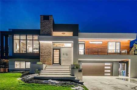 516 Wilderness Drive SE Calgary, AB T2J 1Z2