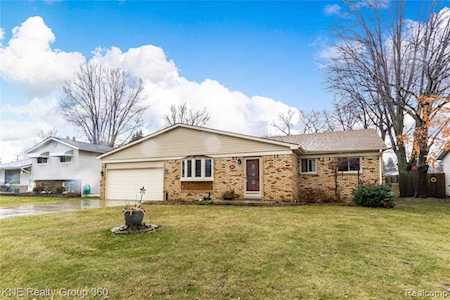 24641 Trombley St Harrison Twp, MI 48045