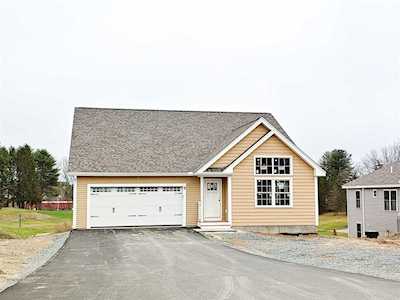 5 Three Ponds Dr Brentwood, NH 03833
