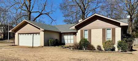 6102 Ivawood Dr Bartlett, TN 38134
