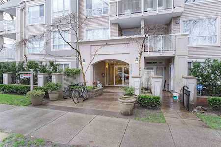 2755 Maple Street #404 Vancouver, BC V6J 5K1