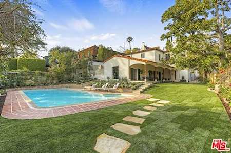 4953 Cromwell Avenue Los Angeles, CA 90027