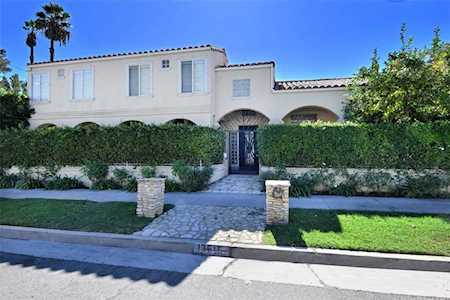 13616 Riverside Drive Sherman Oaks, CA 91423