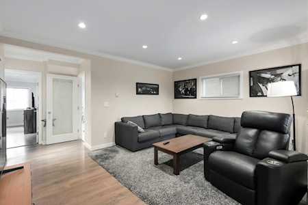2993 Charles Street Vancouver, BC V5K 3B3