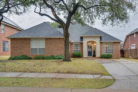 400 Patricia Lane Highland Village, TX 75077