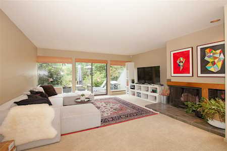 6421 Wellington Avenue West Vancouver, BC V7W 2H7