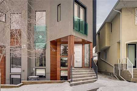 1718 37 Avenue SW Calgary, AB T2T 2H3