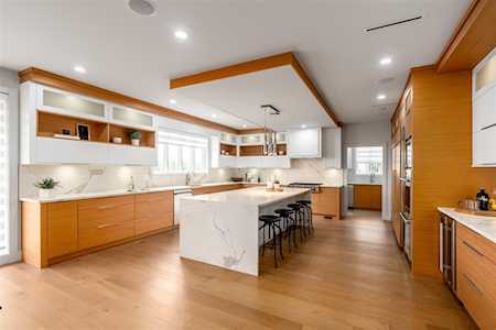 1420 Charland Avenue Coquitlam, BC V3K 3L3