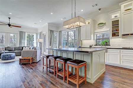 9159 Cardwell St Spring Valley Village, TX 77055