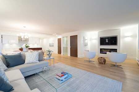 475 13th Street #502 West Vancouver, BC V7T 2N7
