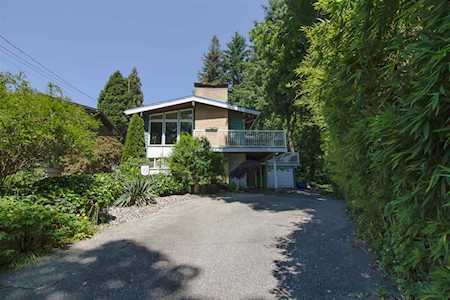1599 Thomas Avenue Coquitlam, BC V3K 2L7