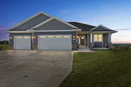 936 Farmer Ridge Trail Belle Plaine, MN 56011