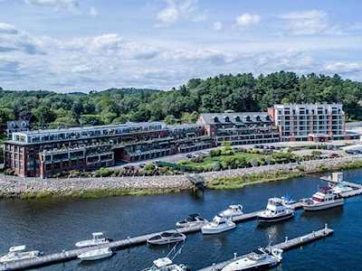 60 Merrimac St #208 Amesbury, MA 01913