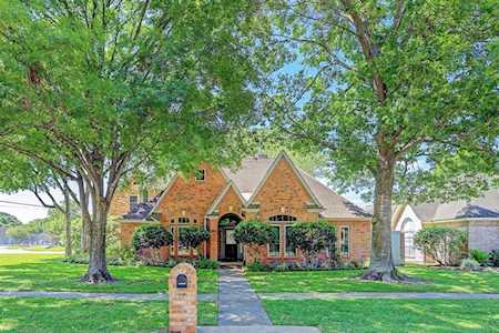 16001 Wall St Jersey Village, TX 77040