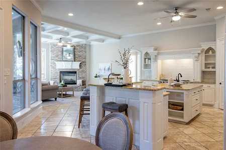 2201 Carlisle Avenue Colleyville, TX 76034