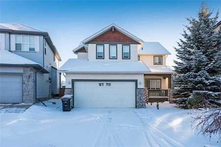 242 Elmont Bay SW Calgary, AB T3H 4X9