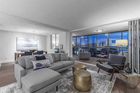 475 13th Street #602 West Vancouver, BC V7T 2N7