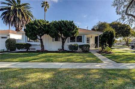 2206 Ocana Avenue Long Beach, CA 90815