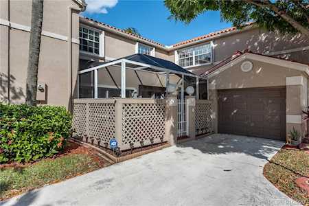 11075 Neptune Dr Cooper City, FL 33026