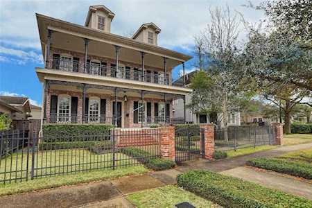 1618 Arlington St Houston, TX 77008