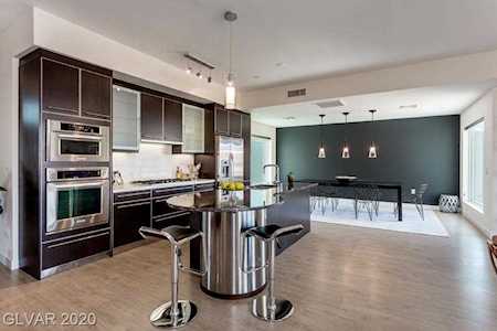 8925 Flamingo Rd #207 Las Vegas, NV 89147