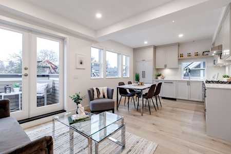 118 W 14th Avenue Vancouver, BC V5Y 1W9