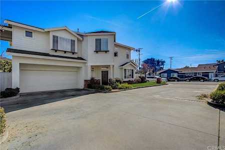 196 Cecil Place Costa Mesa, CA 92627