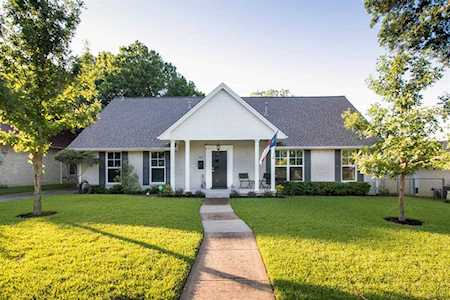 907 Blue Lake Circle Richardson, TX 75080