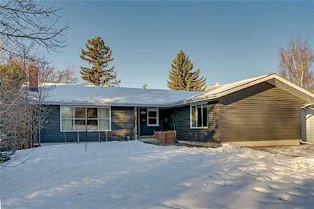 2927 Park Lane SW Calgary, AB T2S 2L6