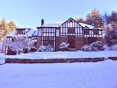 7 School Street Hopkinton, MA 01748