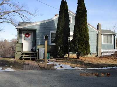 90 Lakeside Dr Shrewsbury, MA 01545