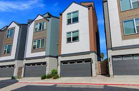 1411 Waterloo Shore Ln #13 Austin, TX 78741