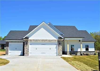 8818 Chestnut Hill Ct Charlestown, IN 47111