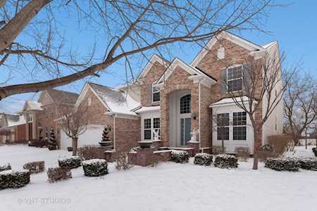 1582 Hazelnut Crossing Mundelein, IL 60060