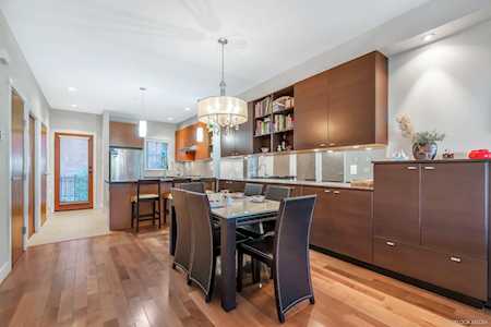 1016 W 45th Avenue Vancouver, BC V6M 2G6
