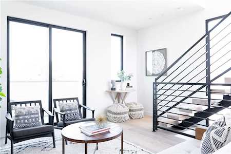 11304 Victory Boulevard North Hollywood, CA 91606