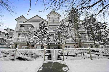 1883 E 10th Avenue #302 Vancouver, BC V5N 1X8