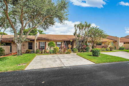 20 Knightsbridge Lane Boynton Beach, FL 33426