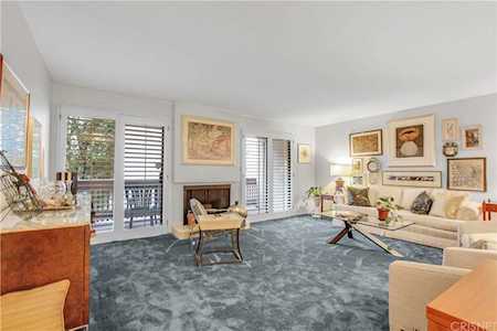 15207 Magnolia Boulevard #131 Sherman Oaks, CA 91403
